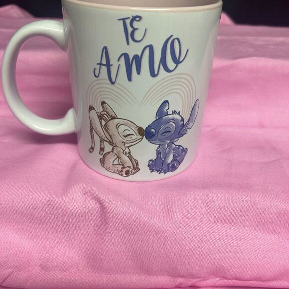 Disney's Lilo and Stitch "te amo" angel kiss coffee mug - Picture 2 of 4